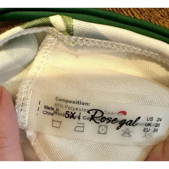 Rosegal Plus Size 5X 2 Piece Bikini Keyhole Adjustable Strap Top Tropical - Picture 4 of 5